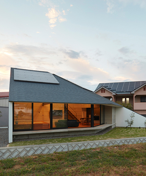 hayato komatsu architects constructs japanese house with no eaves