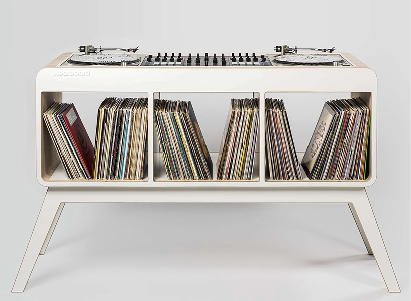 hoerboard com.four DJ stand designboom