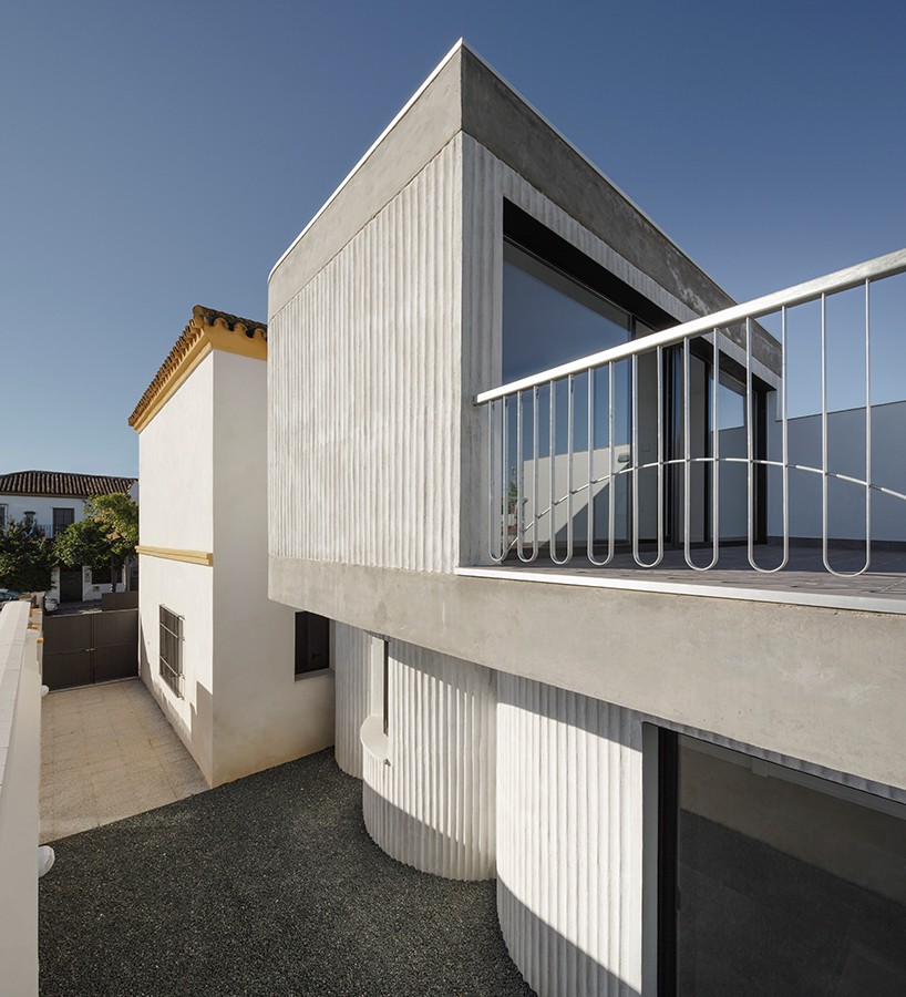 studio-wet-casa-listen-sevilla-spain-designboom-02
