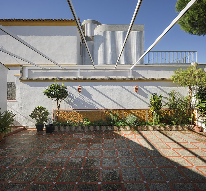 studio-wet-casa-listen-sevilla-spain-designboom-03