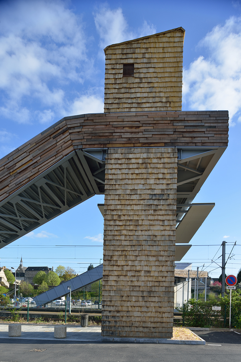 tetrarc-pem-vitre-train-station-walkway-france-designboom-02