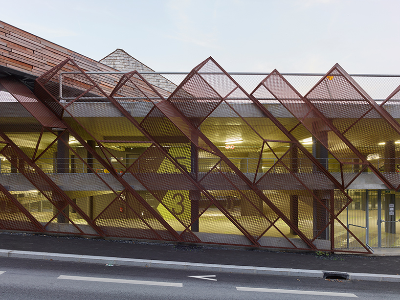 tetrarc-pem-vitre-train-station-walkway-france-designboom-02