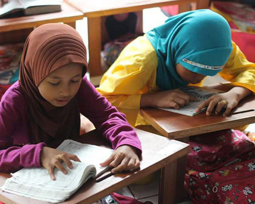 PITA produces a lightweight, flatpack table for on-the-go study