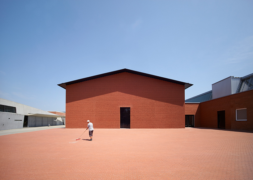 building-images-exhibition-architectural-photography-sto-werkstatt-designbboom-02