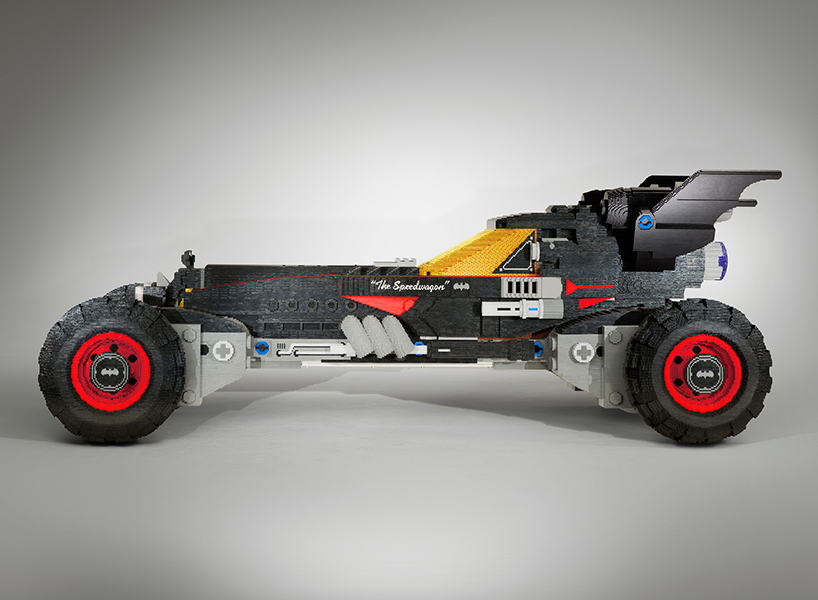 Une Batmobile de LEGO grandeur nature construite par…. Chevrolet? - Guide  Auto