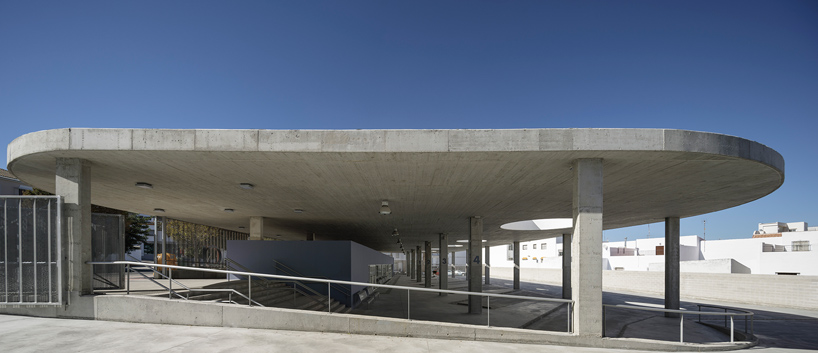 fernando-suarez-corchete-estepa-bus-station-sevilla-spain-designboom-01