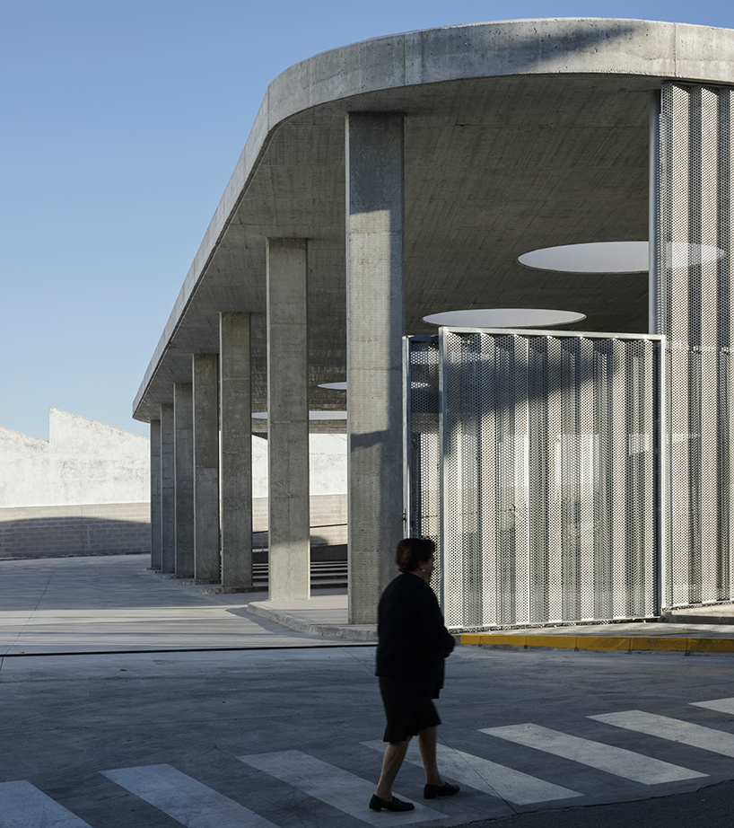 fernando-suarez-corchete-estepa-bus-station-sevilla-spain-designboom-02