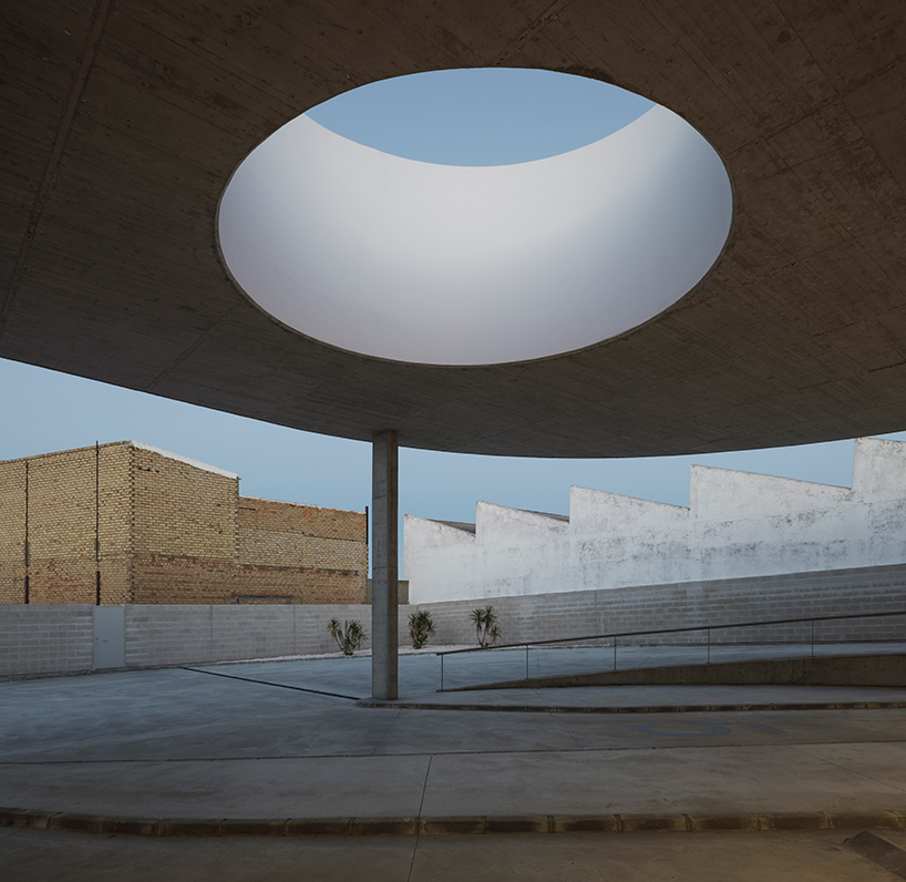 fernando-suarez-corchete-estepa-bus-station-sevilla-spain-designboom-02