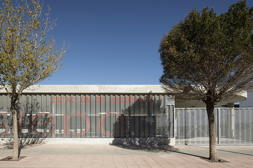 fernando-suarez-corchete-estepa-bus-station-sevilla-spain-designboom-02