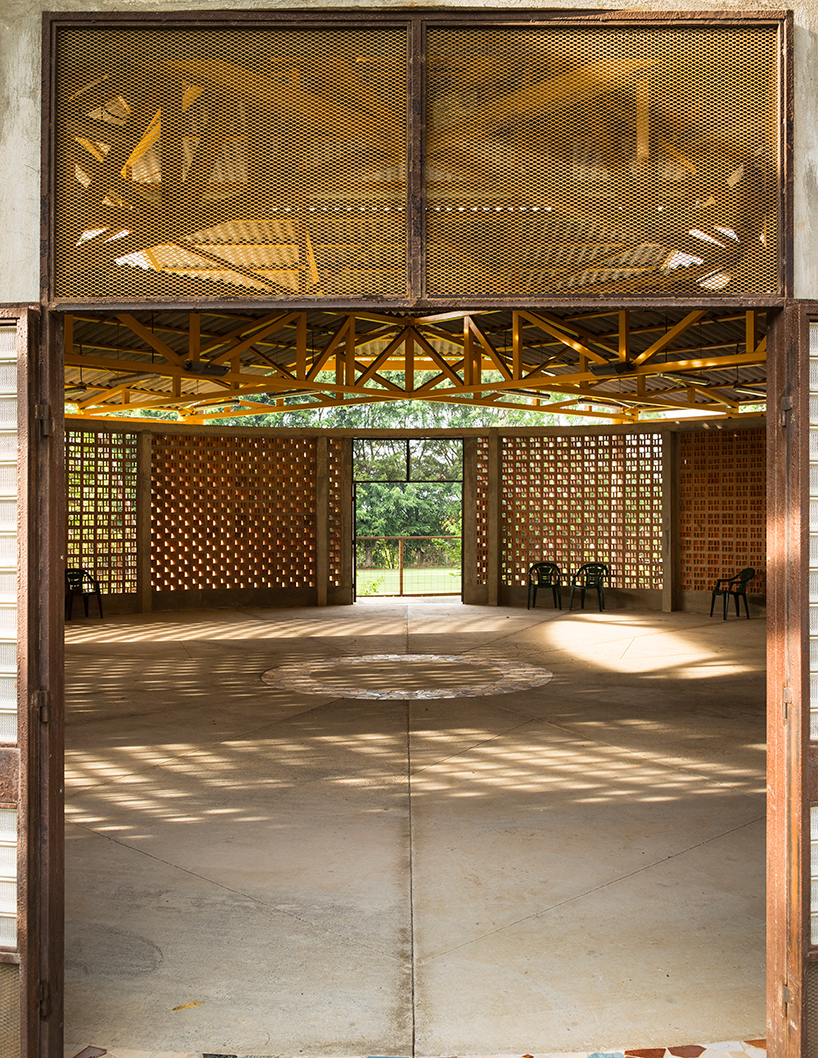 fournier-rojas-arquitectos-community-center-of-el-rodeo-de-mora-costa-rica-designboom-02