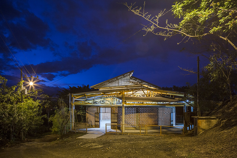 fournier-rojas-arquitectos-community-center-of-el-rodeo-de-mora-costa-rica-designboom-02