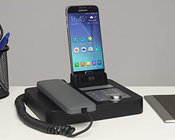 invoxia NVX 200 turns mobile into a corded telephone for the office