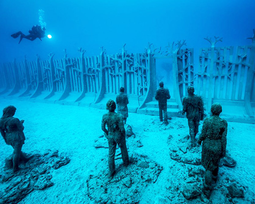 jason decaires taylor completes his underwater museum with new submerged sculptures