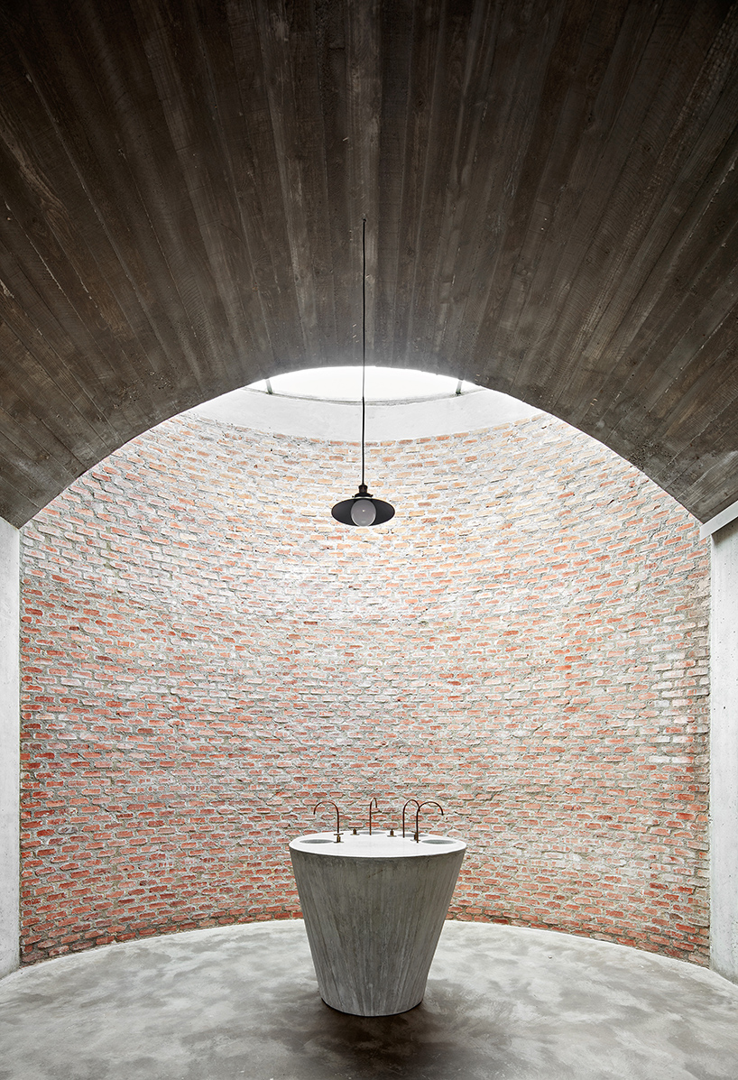 jorge-vidal-tomas-victor-rahola-mont-ras-winery-girona-catalonia-spain-designboom-02