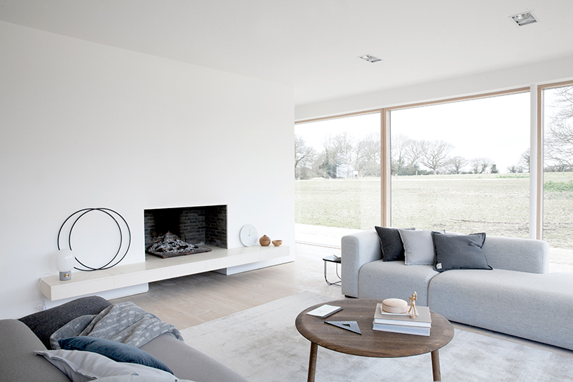 norm-architects-reydon-grove-farmhouse-house-suffolk-england-designboom-02