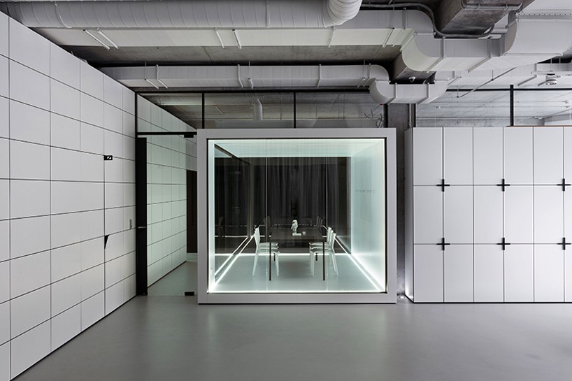 soesthetic group MAKEit office ukraine deisgnboom