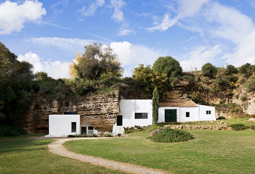 ummo estudio cave house designboom