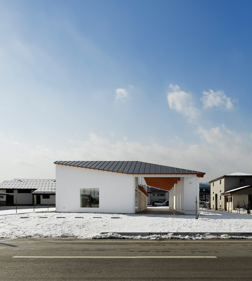 zai-shirakawa-architects-&-associates-meetingplace-of-the-tohoku-designboom-02