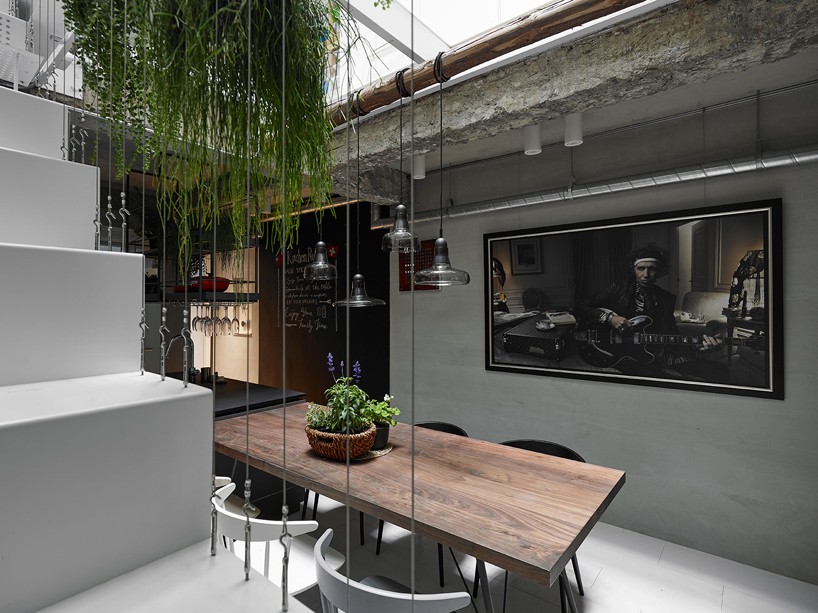Kc Design Studio Lights Up Townhouse, Top Edge Kitchens Bathroom Renovations Taiwan