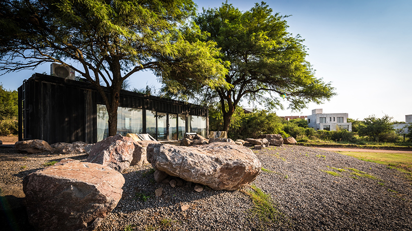 B.AP arquitectura shipping container