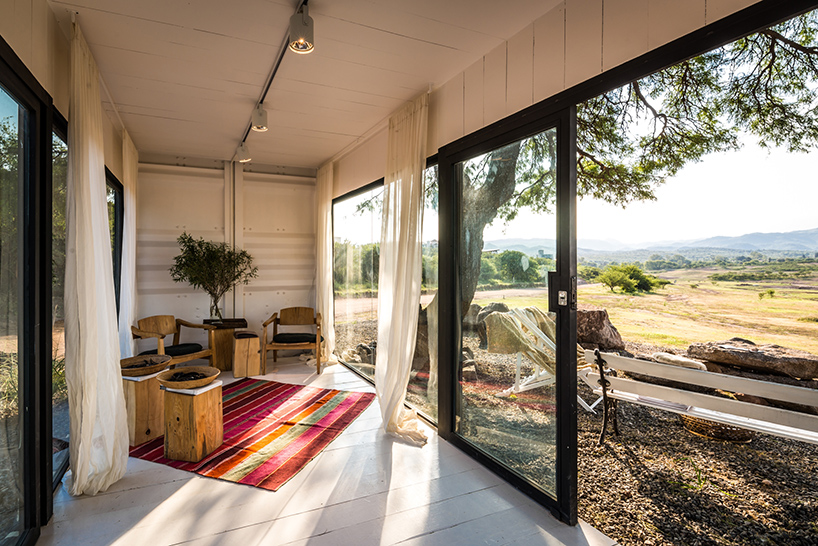 B.AP arquitectura shipping container