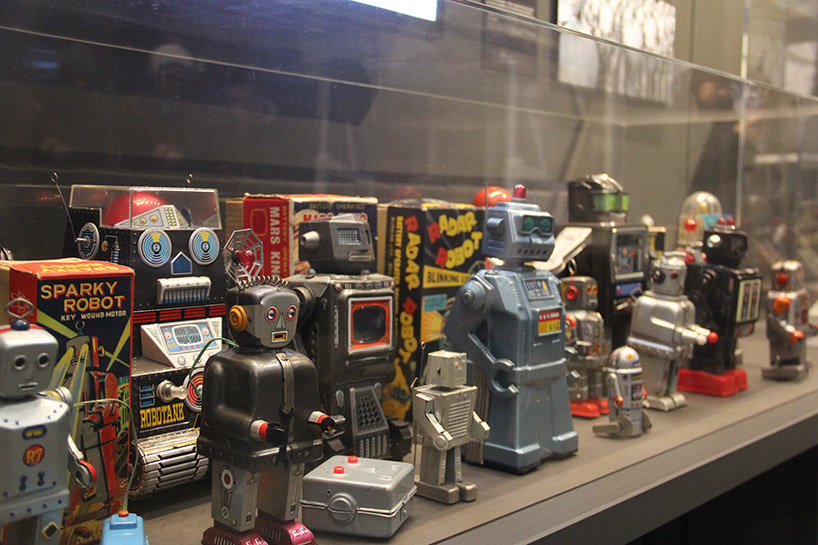 hundrede diagonal udløb hello, robot' exhibition opens at vitra design museum