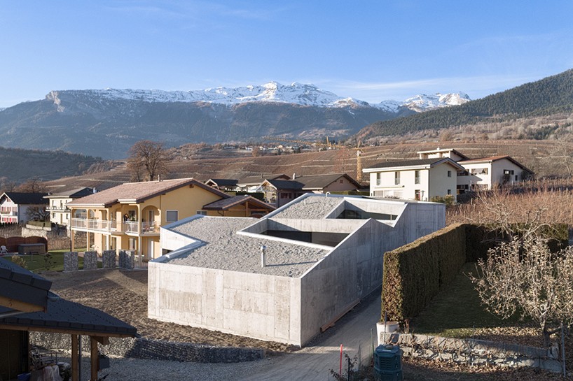 anako-architecture-house-in-saviese-switzerland-designboom-01
