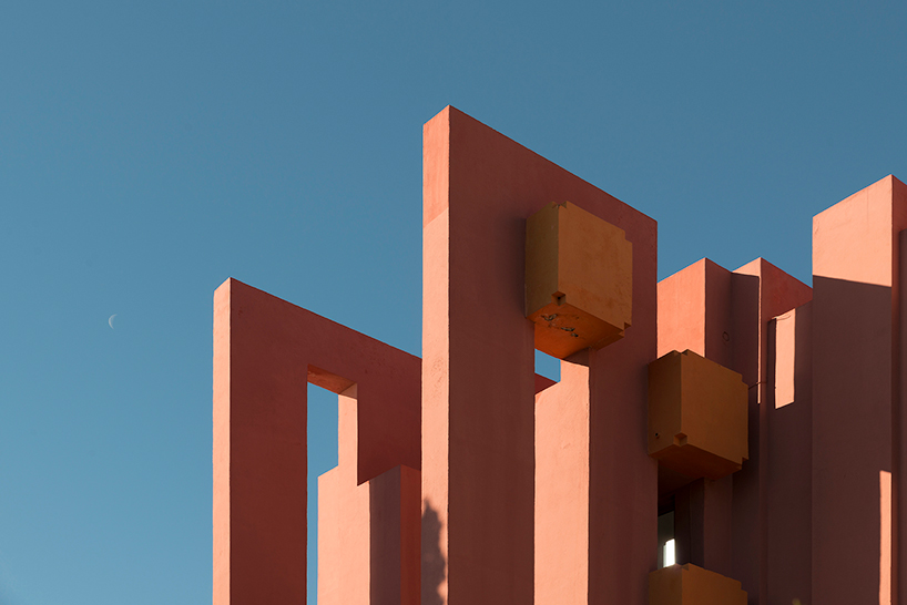andres gallardo la muralla roja