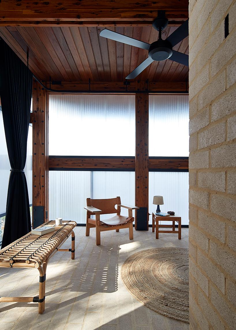 austin-maynard-architects-dorman-house-lorne-victoria-australia-designboom-02