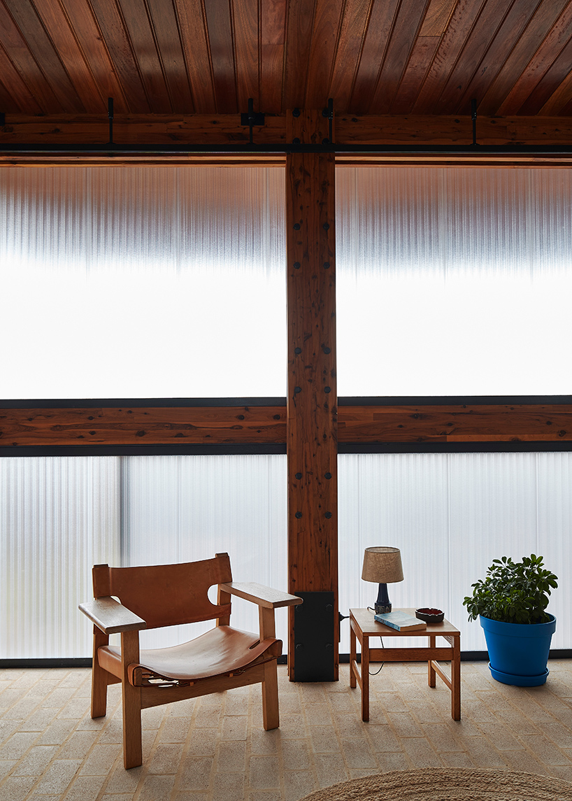 austin-maynard-architects-dorman-house-lorne-victoria-australia-designboom-02