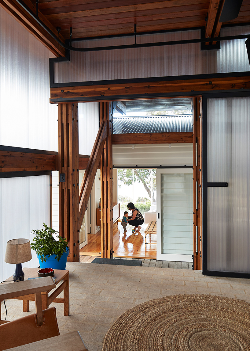 austin-maynard-architects-dorman-house-lorne-victoria-australia-designboom-02