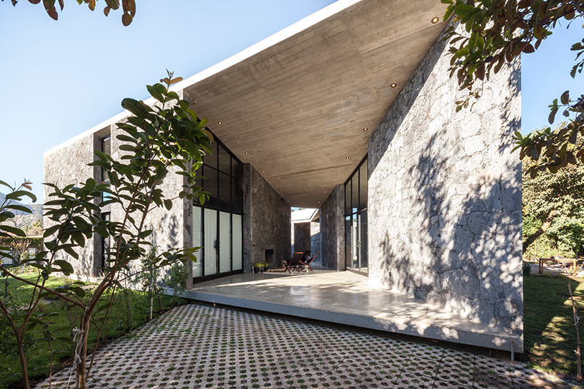 cadaval and sola morales completes MA house in mexico