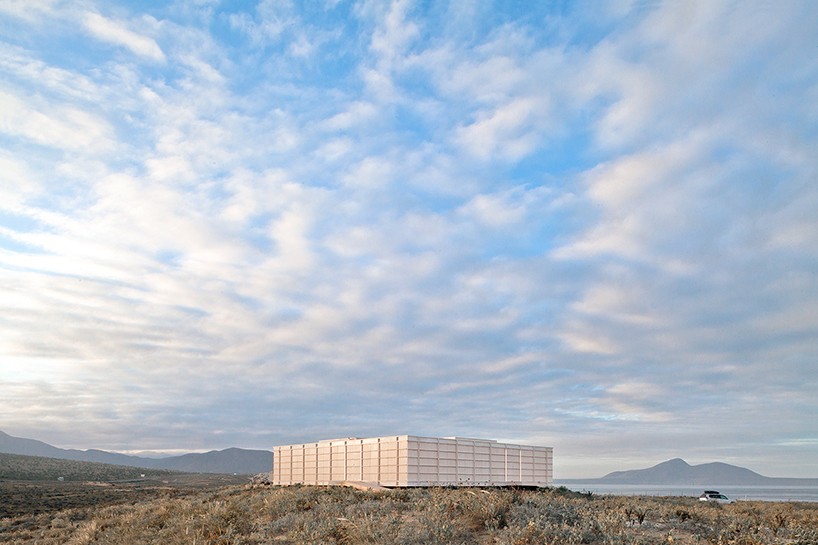christian-izquierdo-house-in-morillos-designboom-01