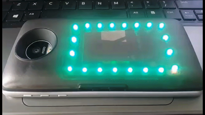 edge-light-up-moto-mod-moto-x-designboom-02-10-2017-818-003.gif