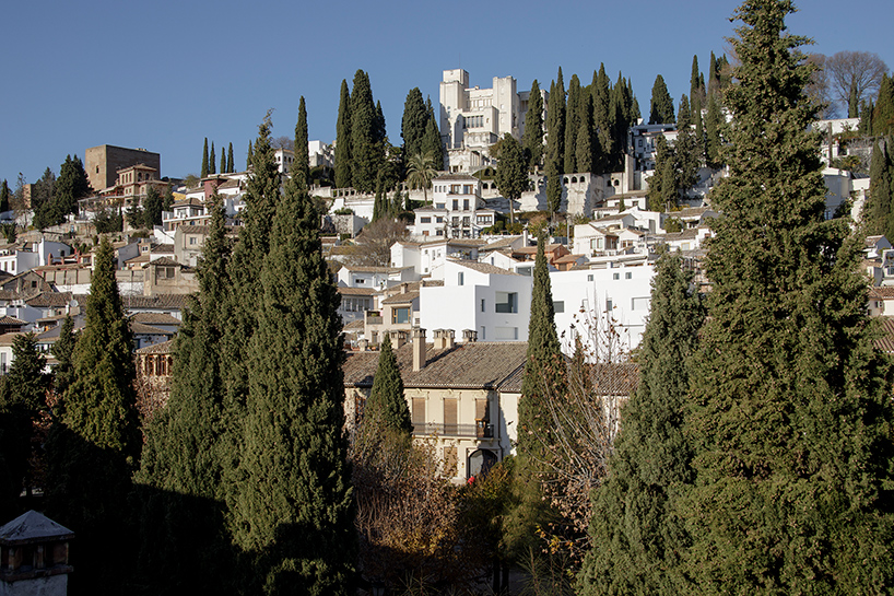 elisa-valero-architectura-experimental-apartments-granada-spain-designboom-01