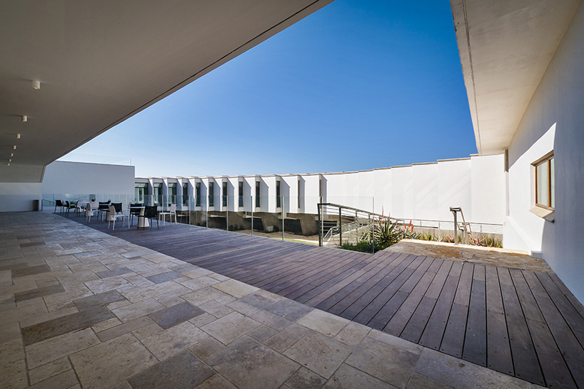 elma-arts-complex-luxury-hotel-israel-yaakov-rechter-mivtachim-sanatorium-designboom-05