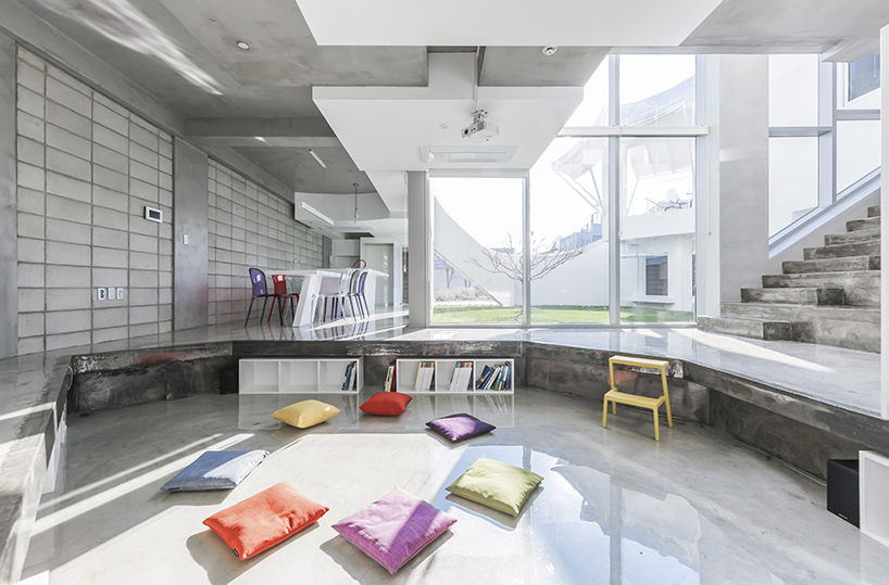 iroje-khm-architects-flying-house-incheon-south-korea-designboom-02