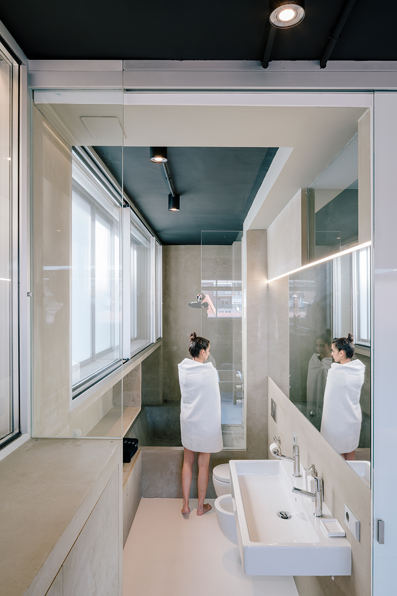 marta-munoz-josean-ruiz-esquiroz-ctrl-green-office-apartment-madrid-interiors-designboom-02