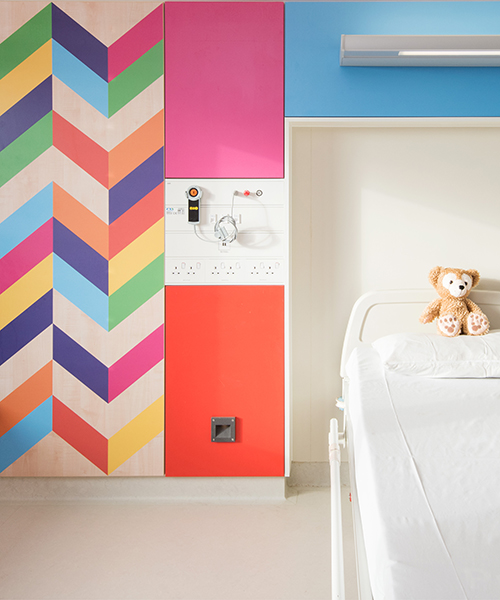 morag myerscough's bold + bright bespoke bedrooms light up sheffield children’s hospital