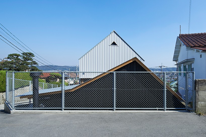 ninkipen!-new-light-pottery-house-japan-designboom-01