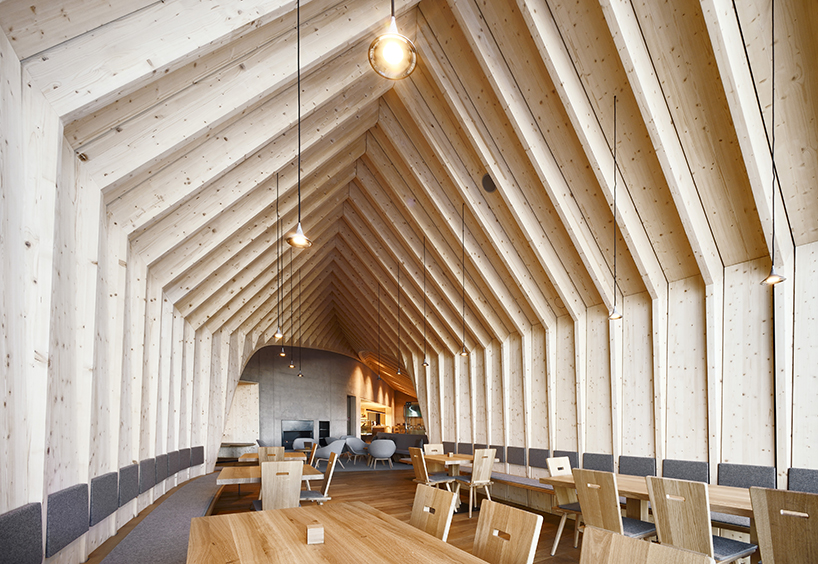 peter-pichler-architecture-oberholz-mountain-hut-dolomites-designboom-03