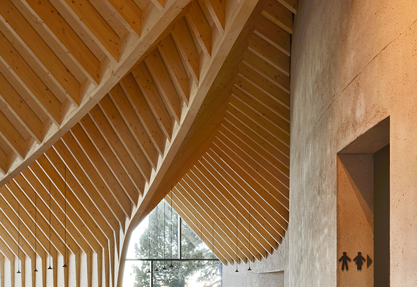 peter-pichler-architecture-oberholz-mountain-hut-dolomites-designboom-03