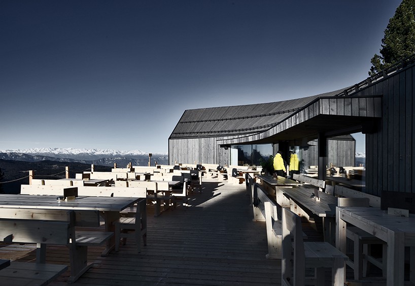peter-pichler-architecture-oberholz-mountain-hut-dolomites-designboom-10