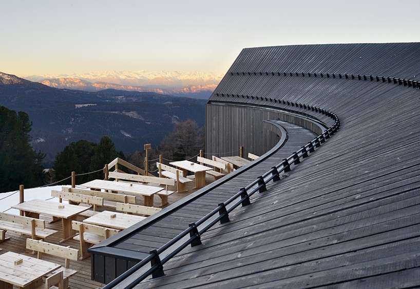 peter-pichler-architecture-oberholz-mountain-hut-dolomites-designboom-11