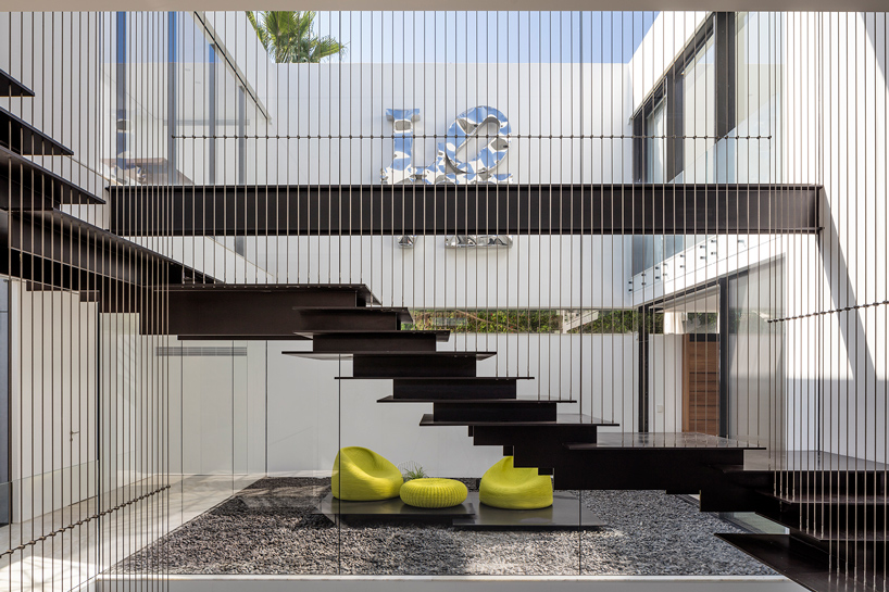 pitsou-kedem-N2-house-seven-stages-herzliya-pituah-israel-designboom-01