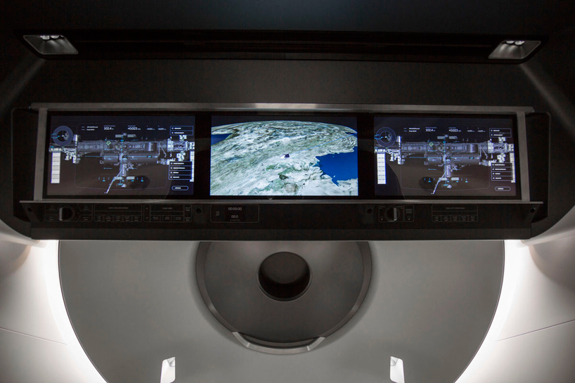spacex to fly space tourists around the moon designboom