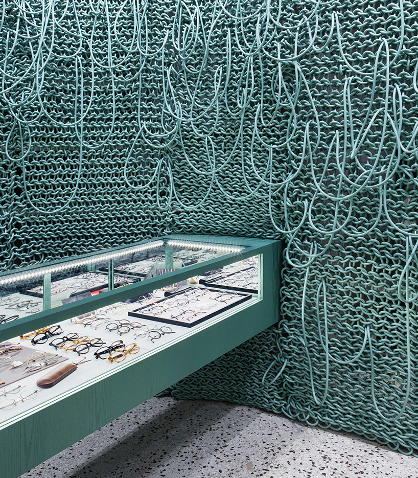 wallga-associate-end-piece-glasses-store-designboom-03