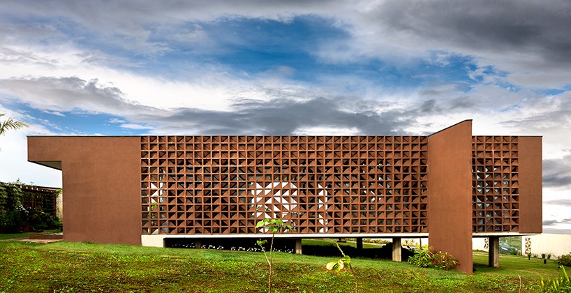 1-1-arquitectura-design-casa-clara-brazil-designboom-01