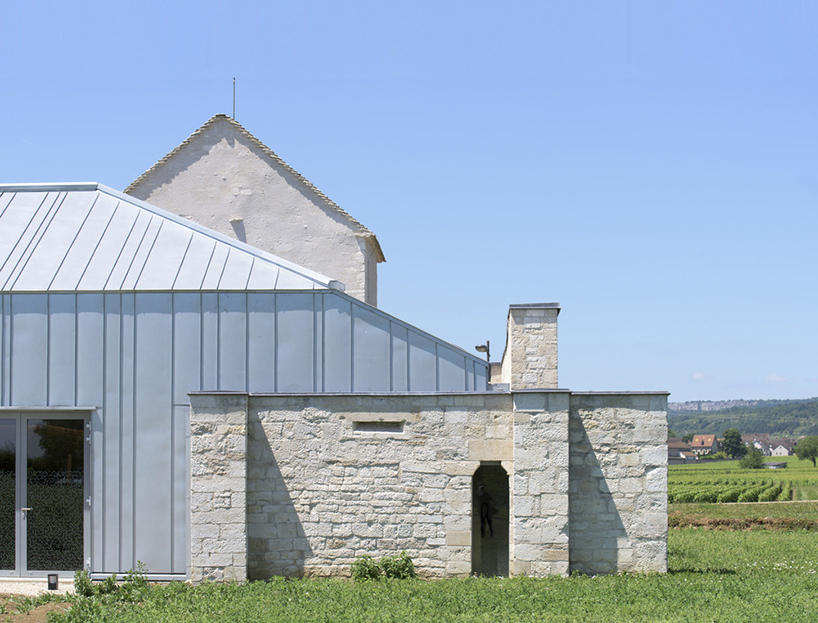 JUNG-architectures-simon-buri-hospital-of-meursault-conversion-france-designboom-02