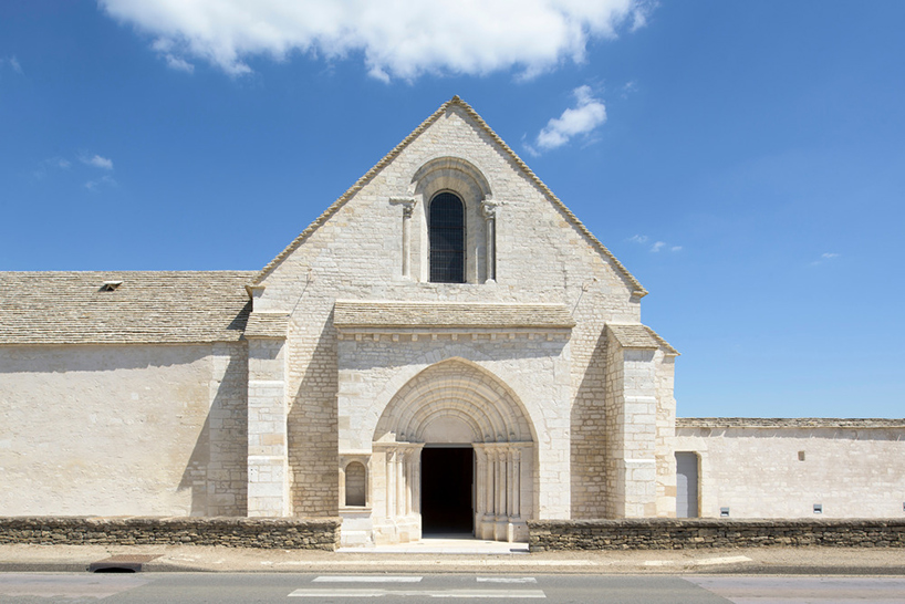 JUNG-architectures-simon-buri-hospital-of-meursault-conversion-france-designboom-02